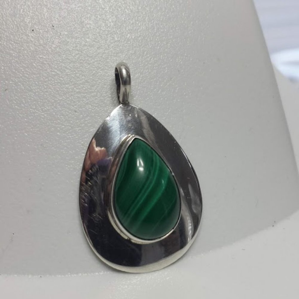 Sterling Silver Malachite Pendant Necklace Navajo